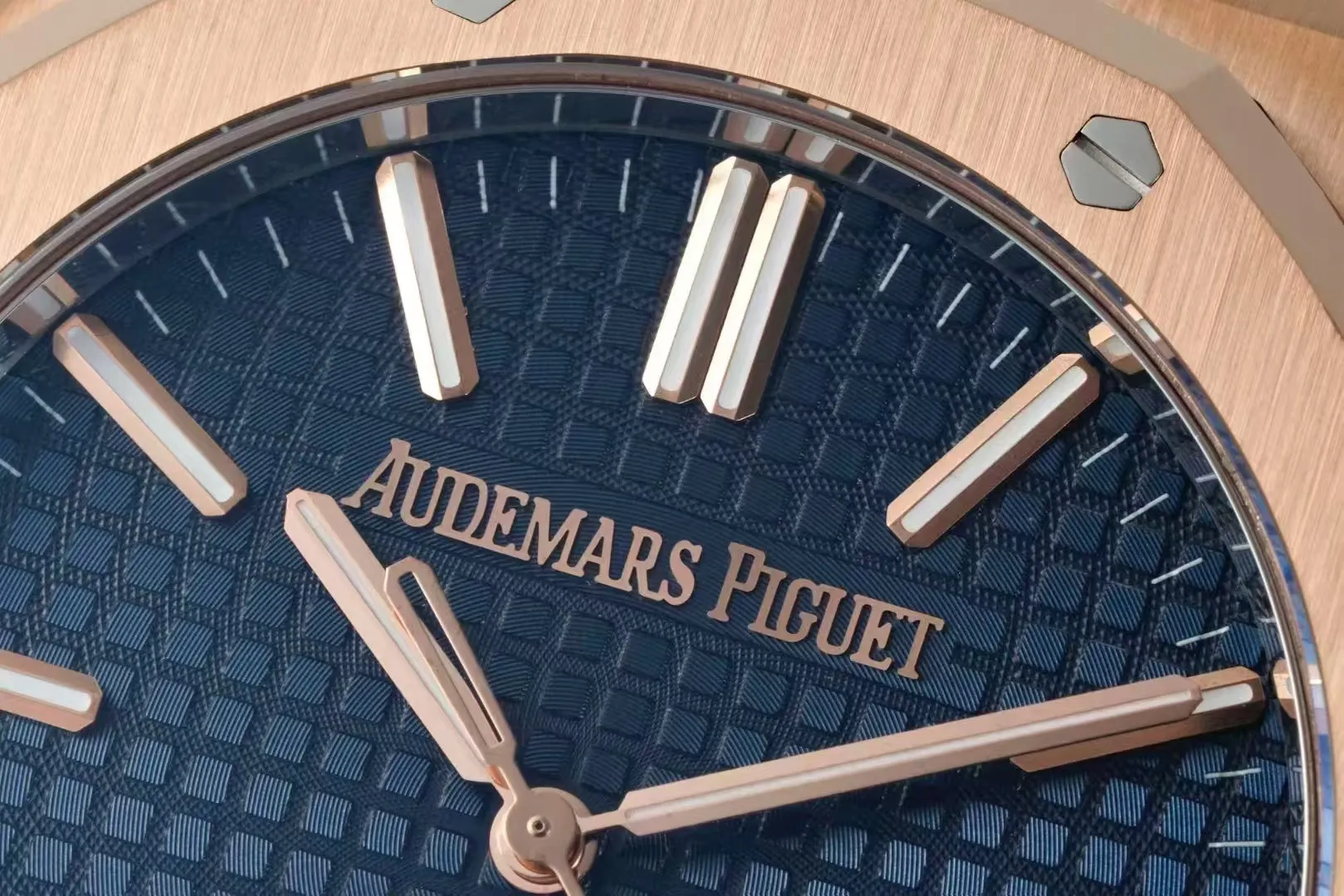 a422f49de4e9e1d AMO Watch