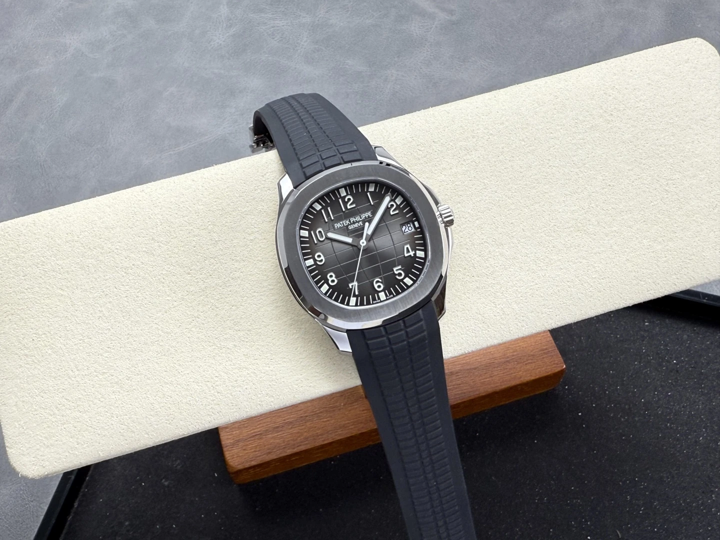b7ef19c8808eed9 阿默表行AmoWatch