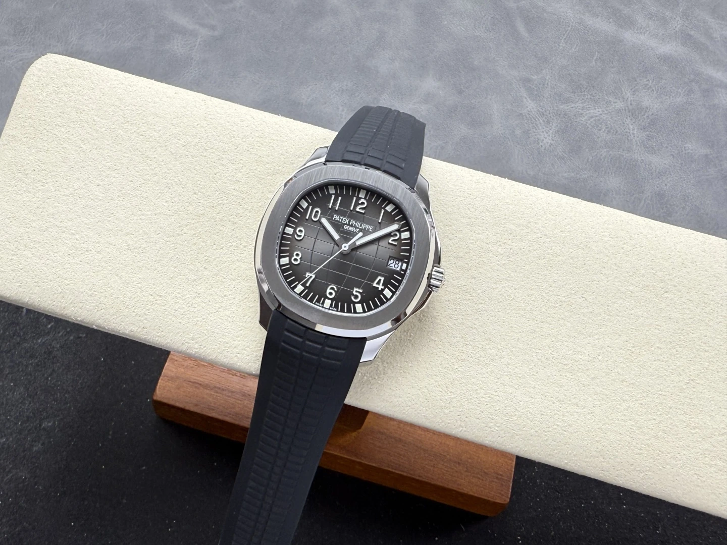 ddaec61fa5f9e24 阿默表行AmoWatch