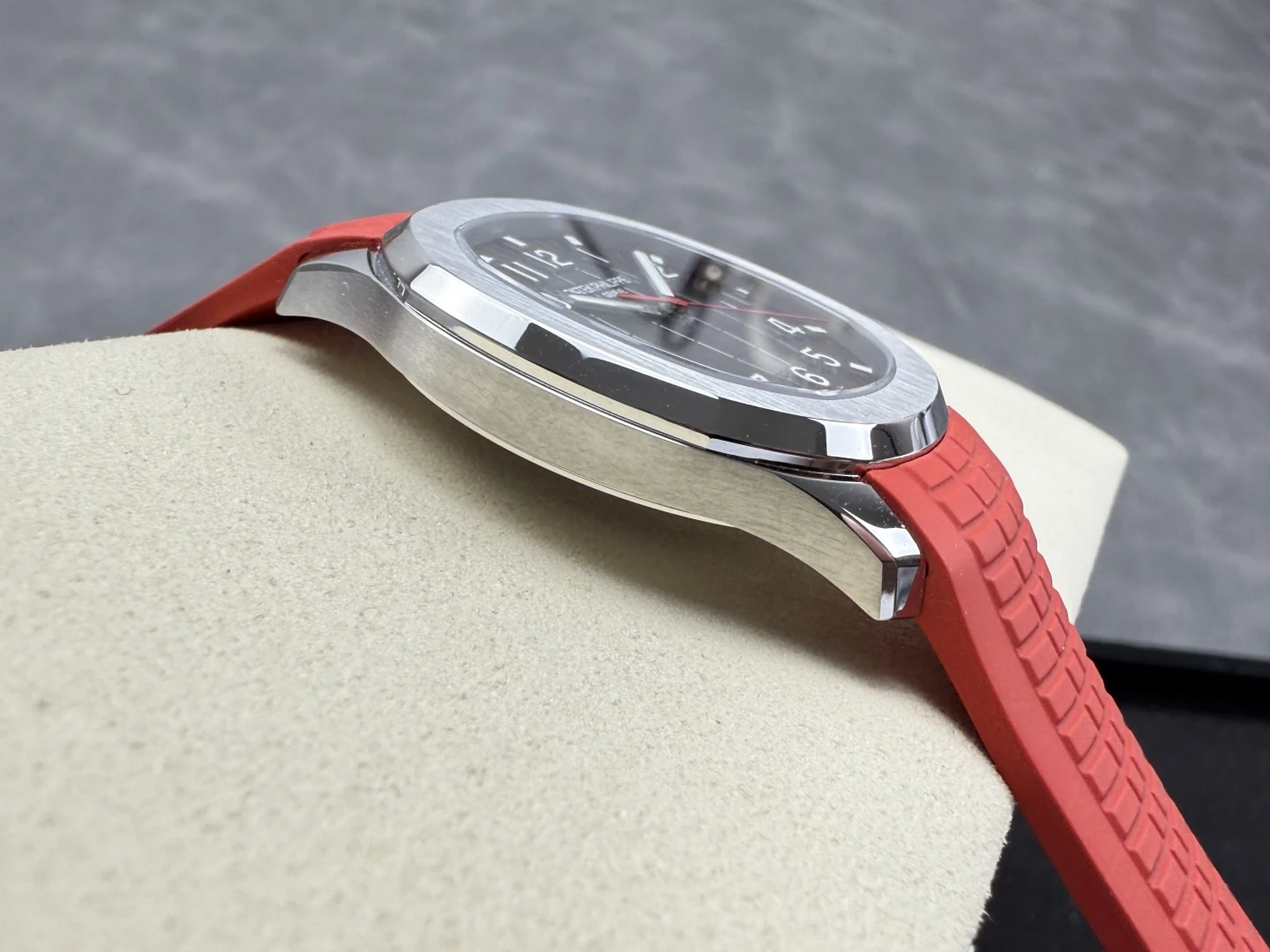 f4273ad44c10269 阿默表行AmoWatch