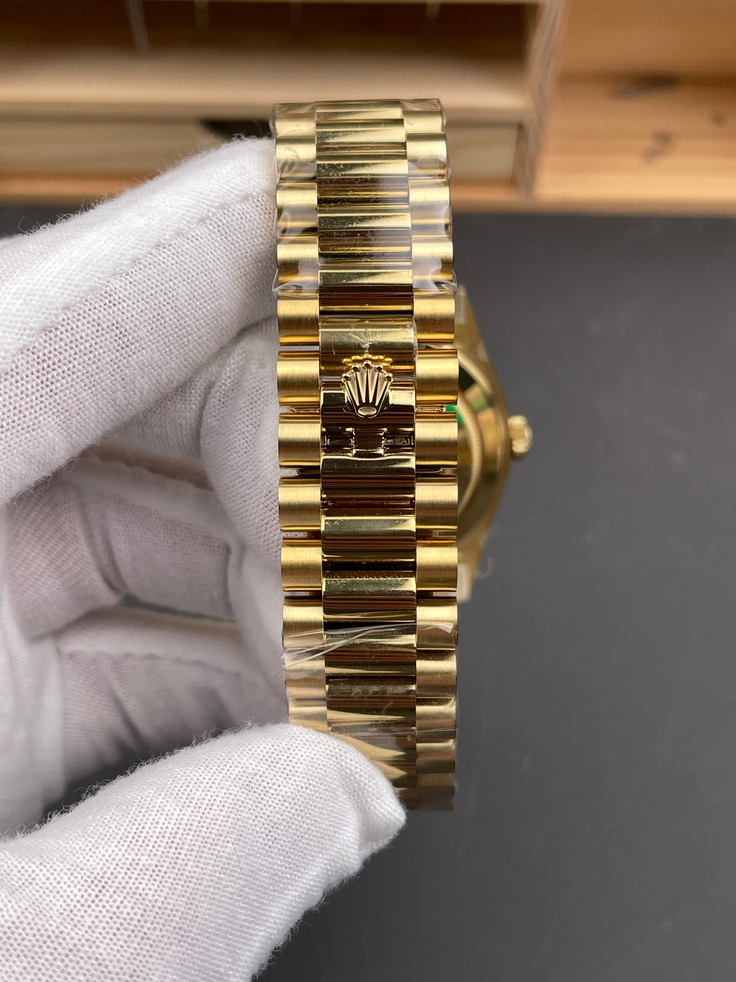 0261b315c919a5d AMO Watch