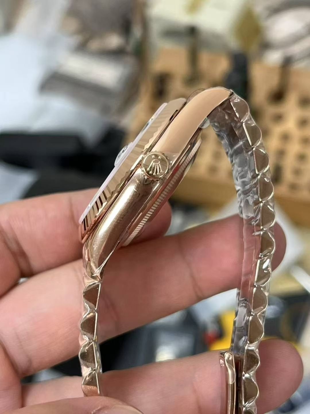 076713d8f36fb11 AMO Watch