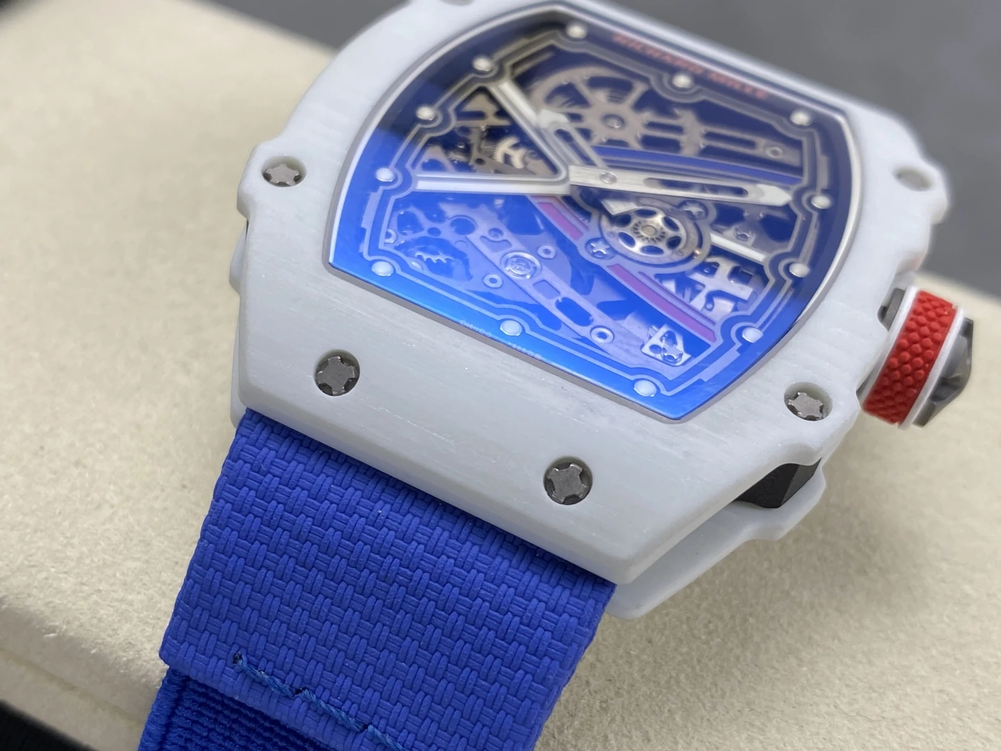 08257299f2549e2 AMO Watch