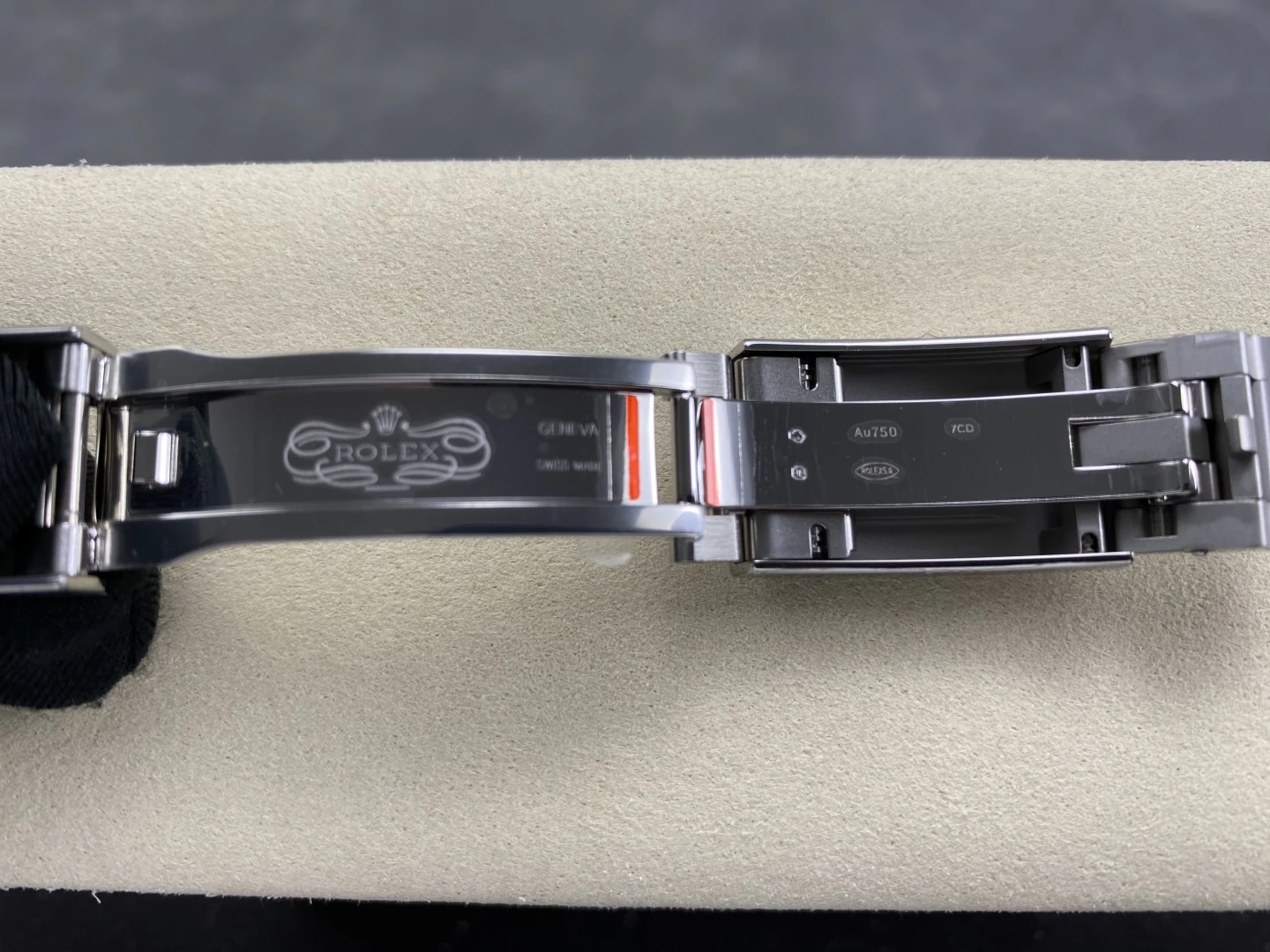 10c11cea11aa43f AMO Watch