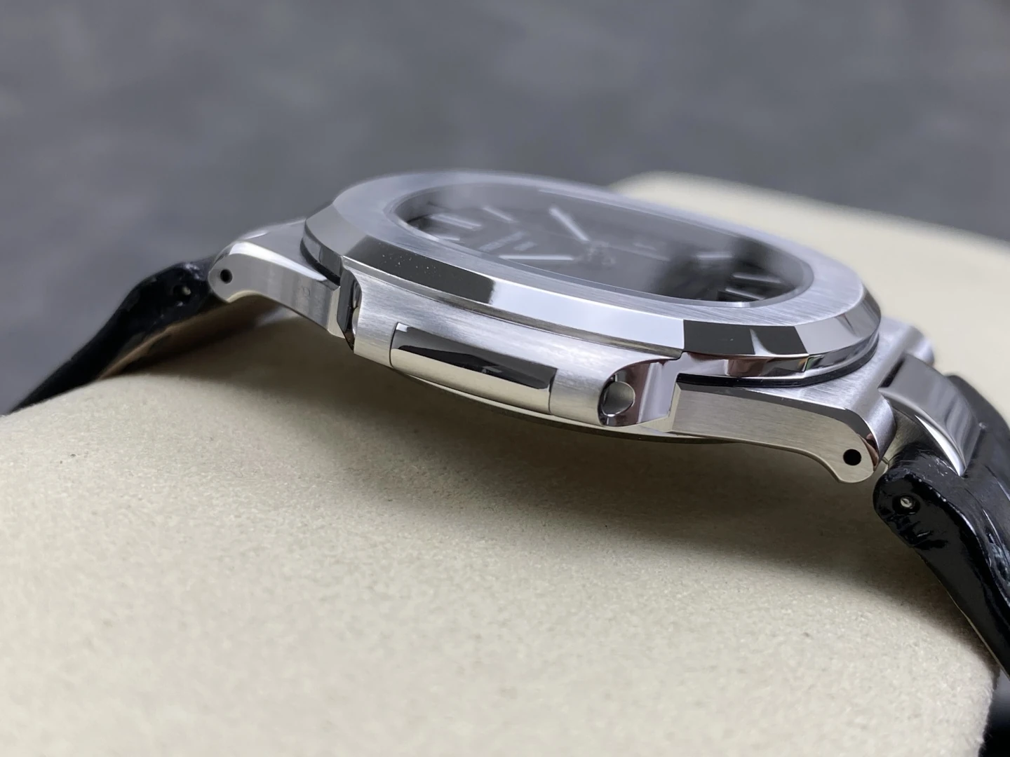 229c2b339b828df 阿默表行AmoWatch