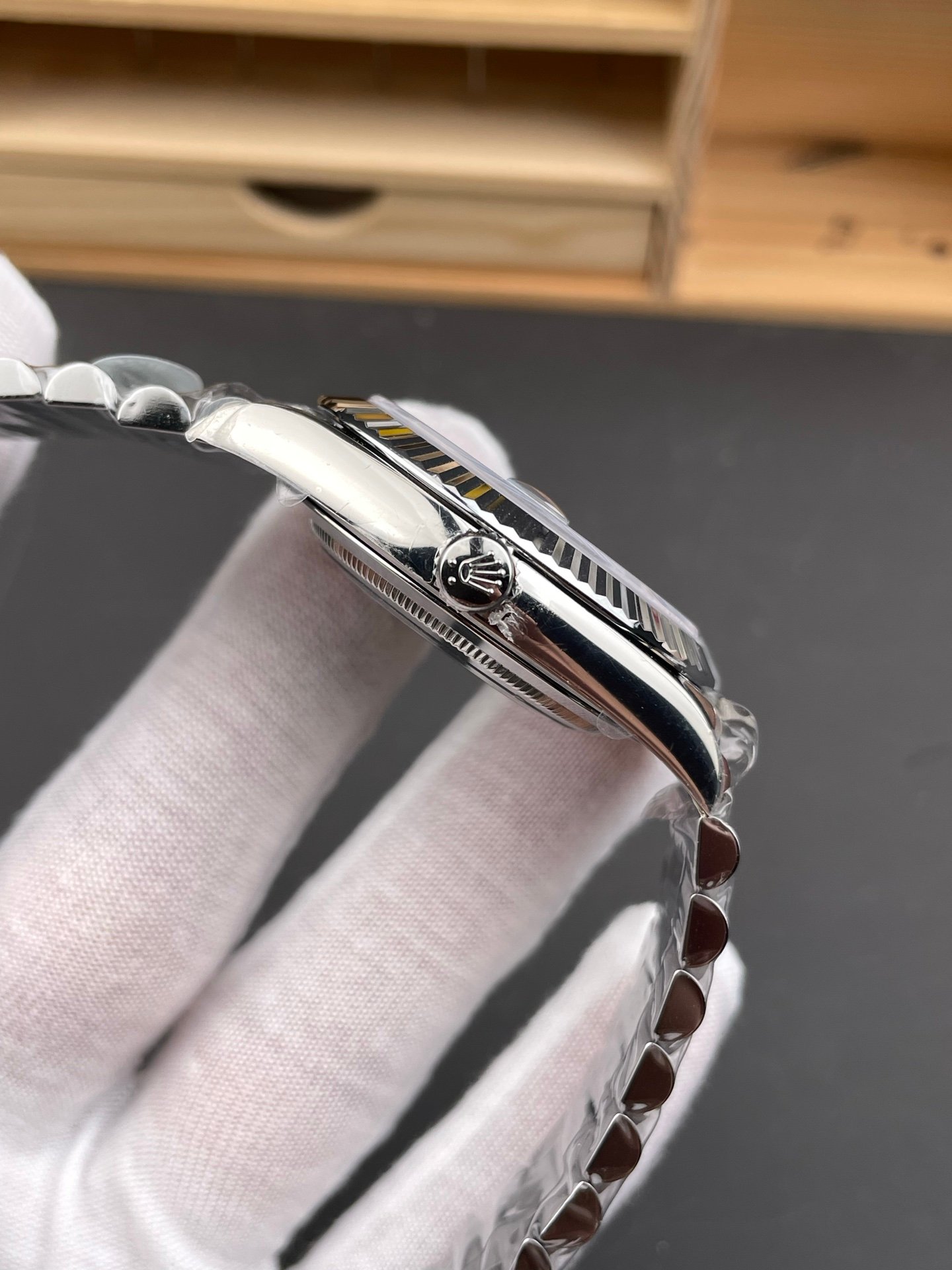 2eb147f5de705d0 AMO Watch