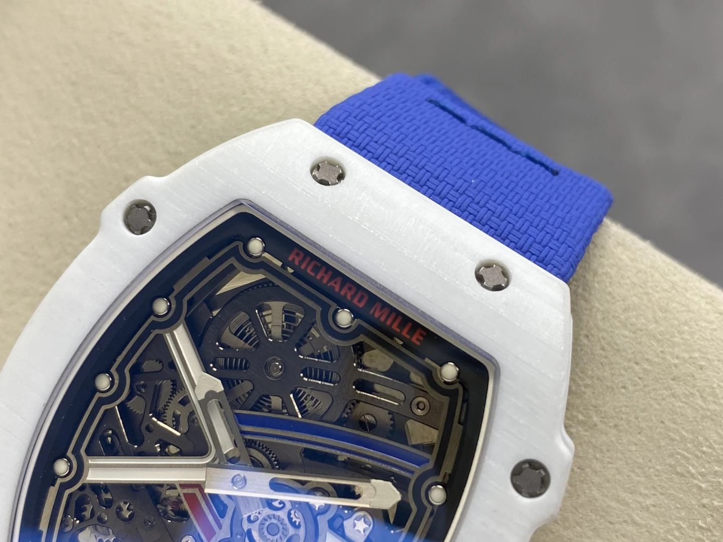 3679780d9c88998 AMO Watch