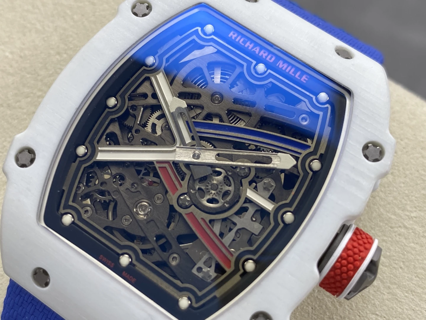 3ee9b297beb473d AMO Watch