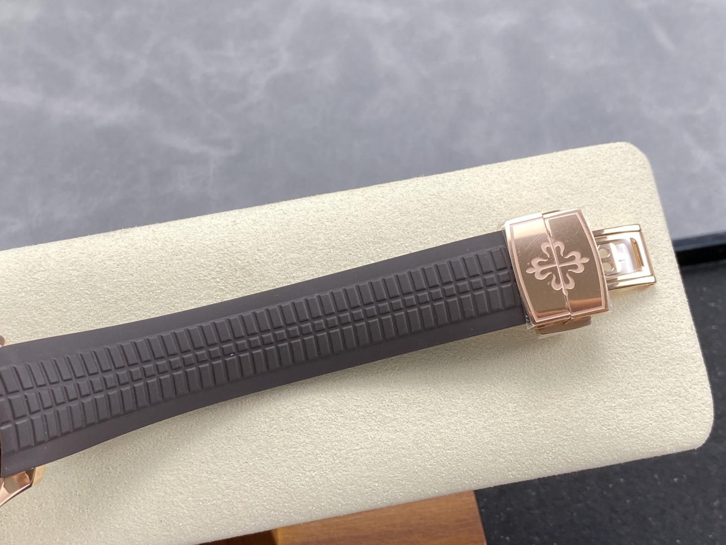 56fc314a87d6b1d AMO Watch