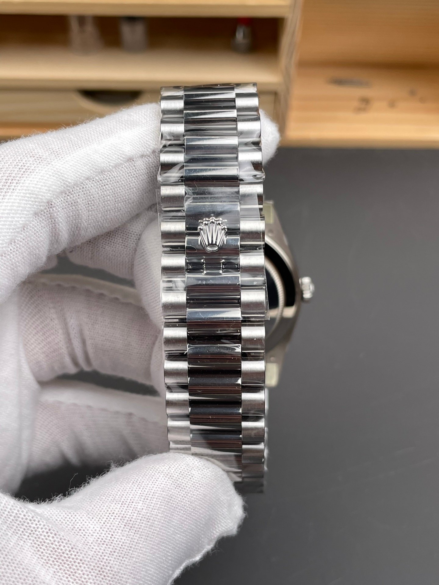 6048ef7647a4259 AMO Watch