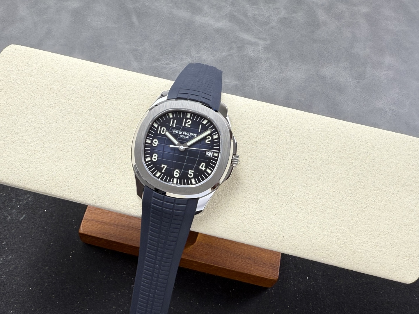 6cf9a1d93180a56 阿默表行AmoWatch