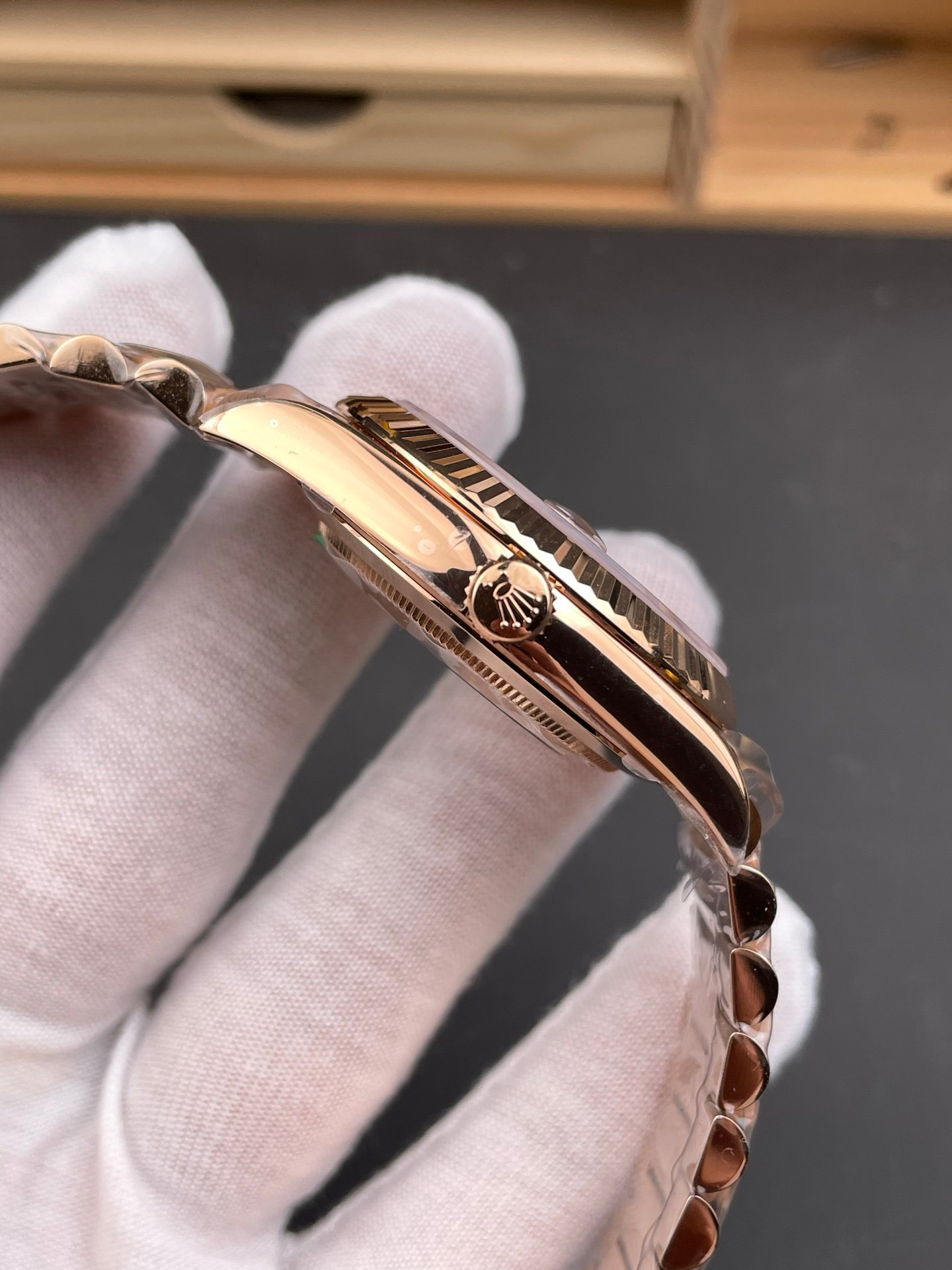 7528d98cea3afb6 AMO Watch