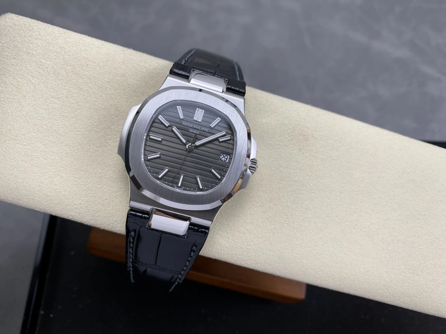 772ad359852a1e2 阿默表行AmoWatch