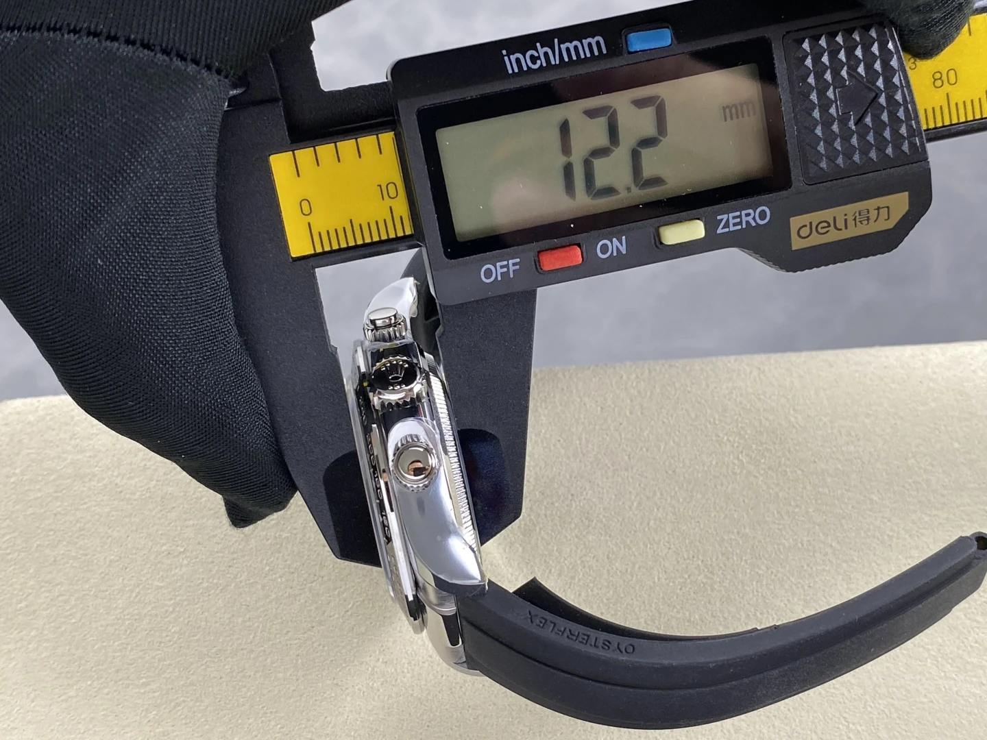 980e223f2a3887d AMO Watch