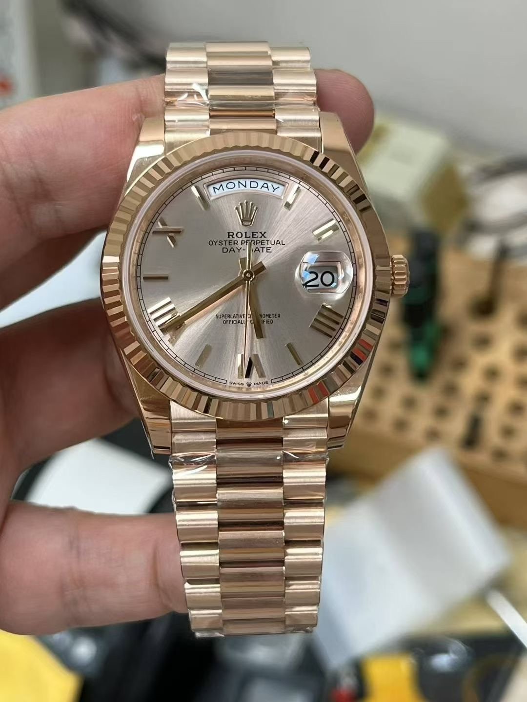 9fdd14ac672e793 AMO Watch