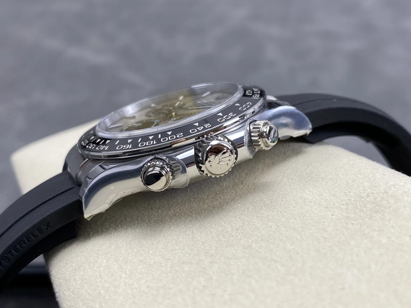 d06d135a6c58a09 AMO Watch