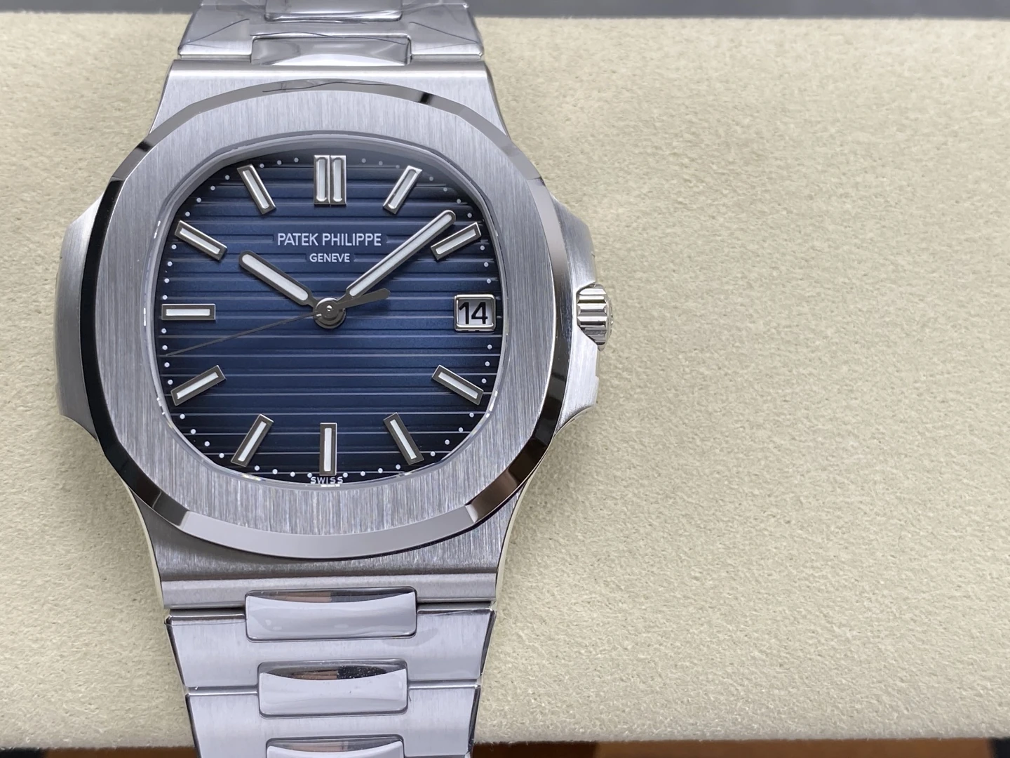 d3e7df9281cc1c5 AMO Watch