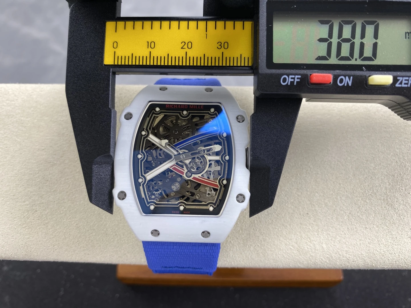 dfe779d5dc66a11 AMO Watch