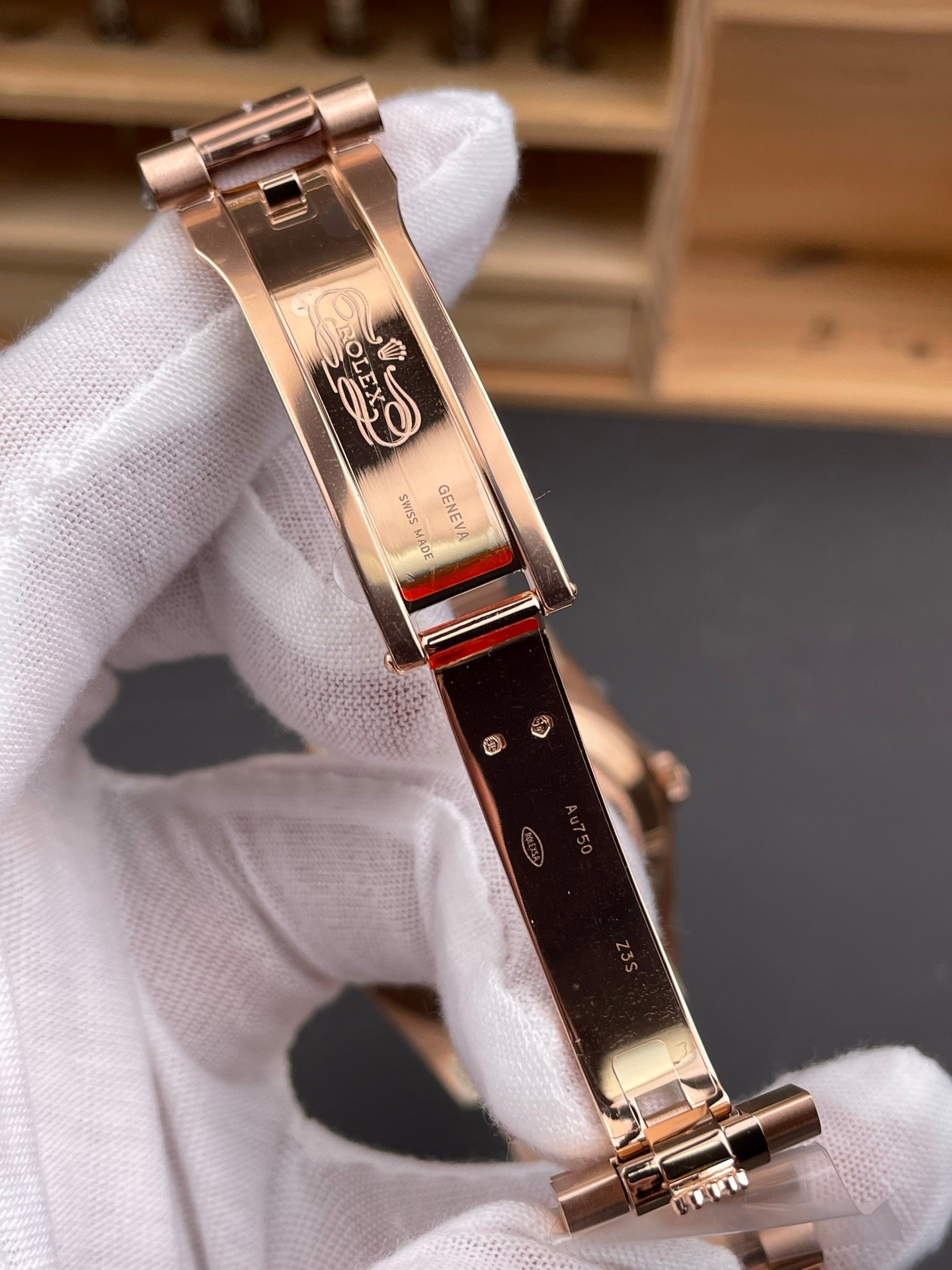 eca3c0a3f4c16e9 AMO Watch