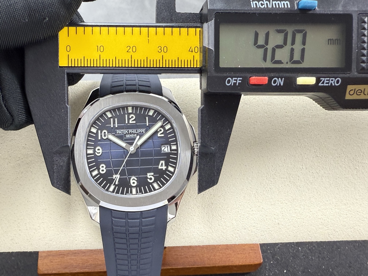 eec2288de21c190 阿默表行AmoWatch