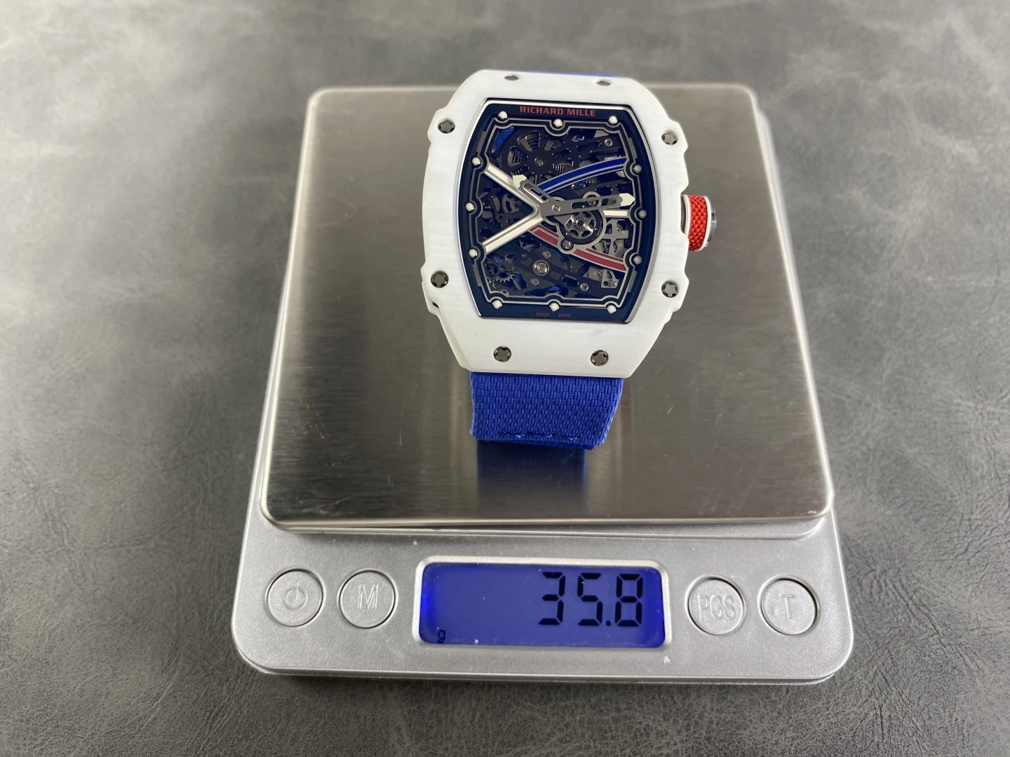 ef07aa37c6e7cd7 AMO Watch