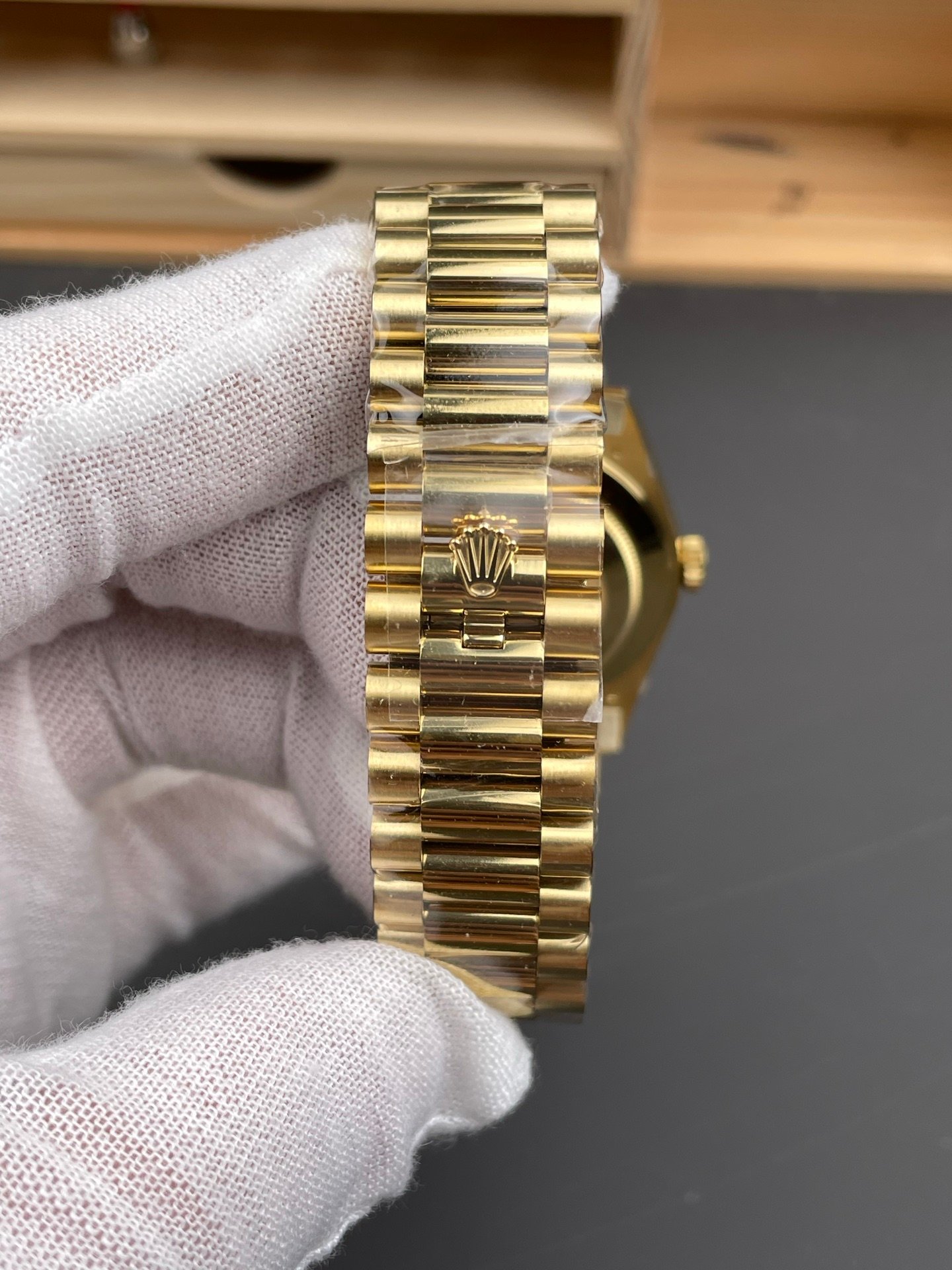 f3b2479a7c5cbc6 AMO Watch