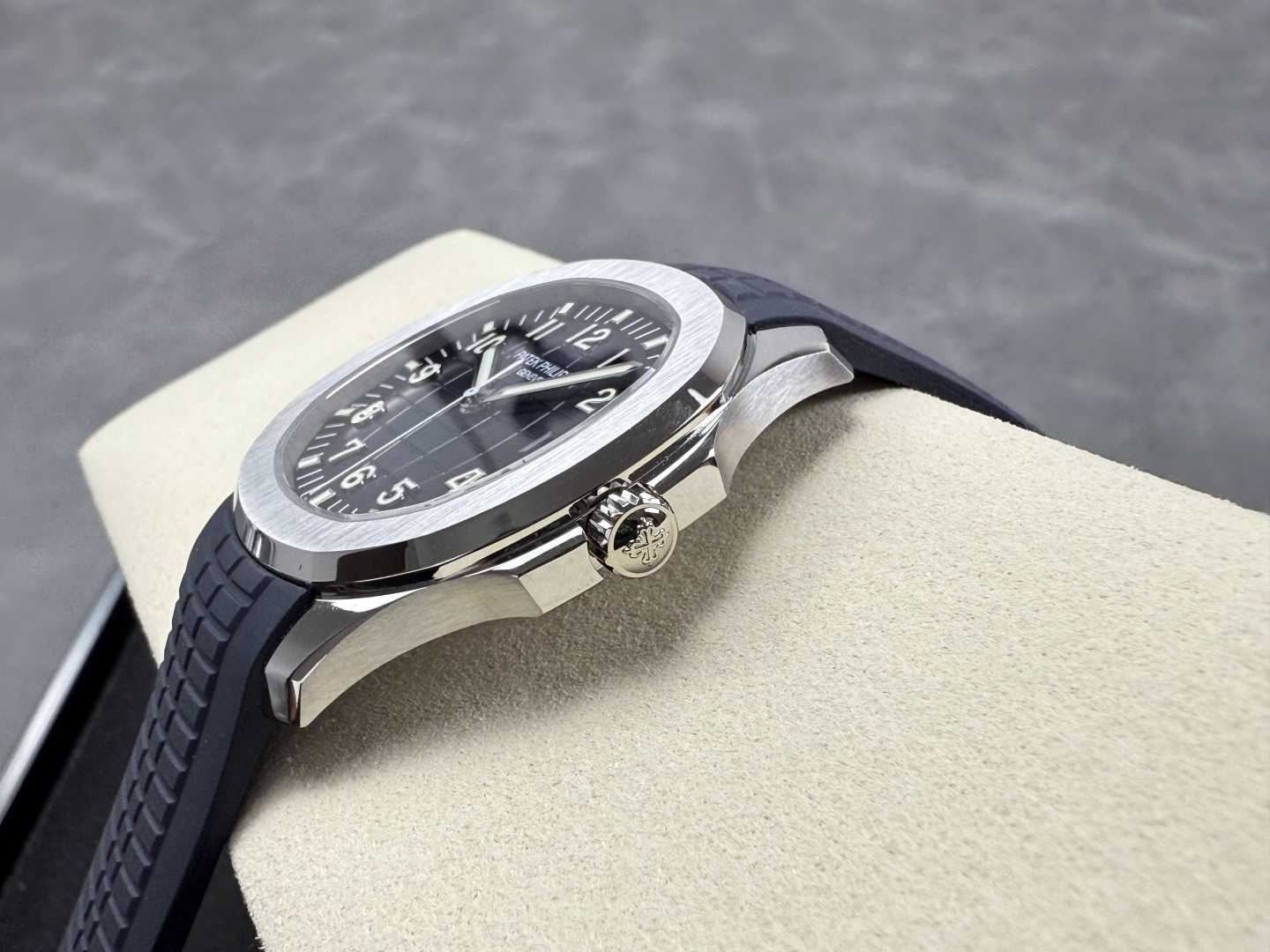 f8446955498e1f9 阿默表行AmoWatch