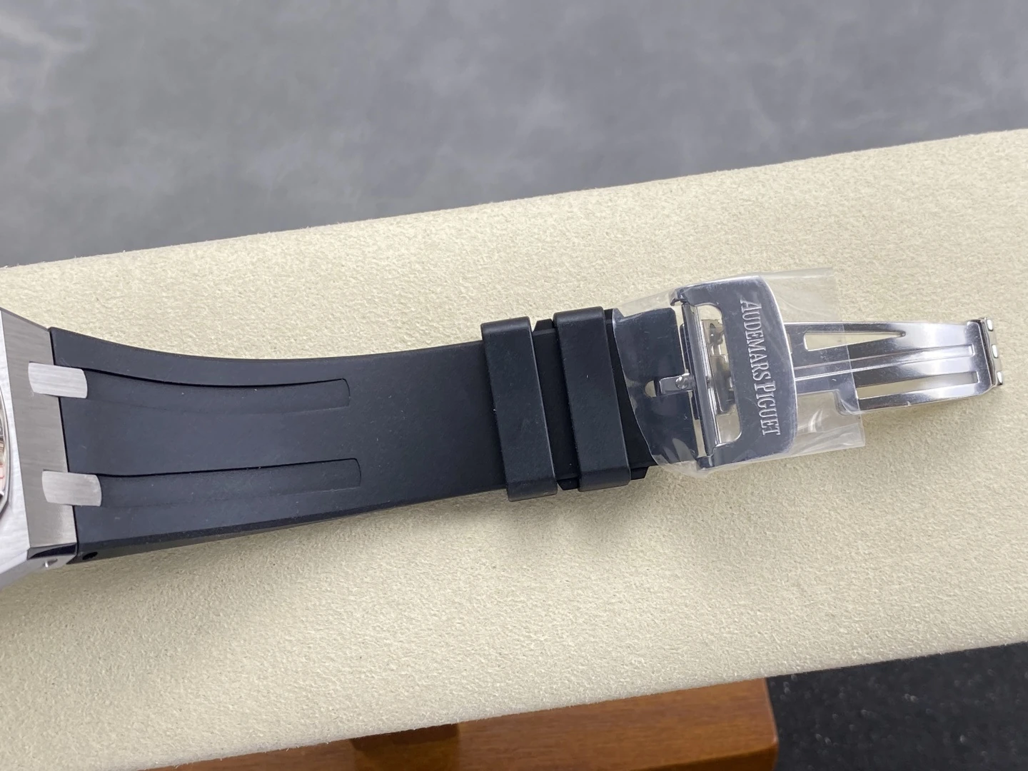 AP Royal Oak 41mm 15510ST SS DDF 1:1 Best Edition Silver Dial on Black Rubber Strap SA4302 Super Clone 38 08e18f21bb41d1b AMO Watch