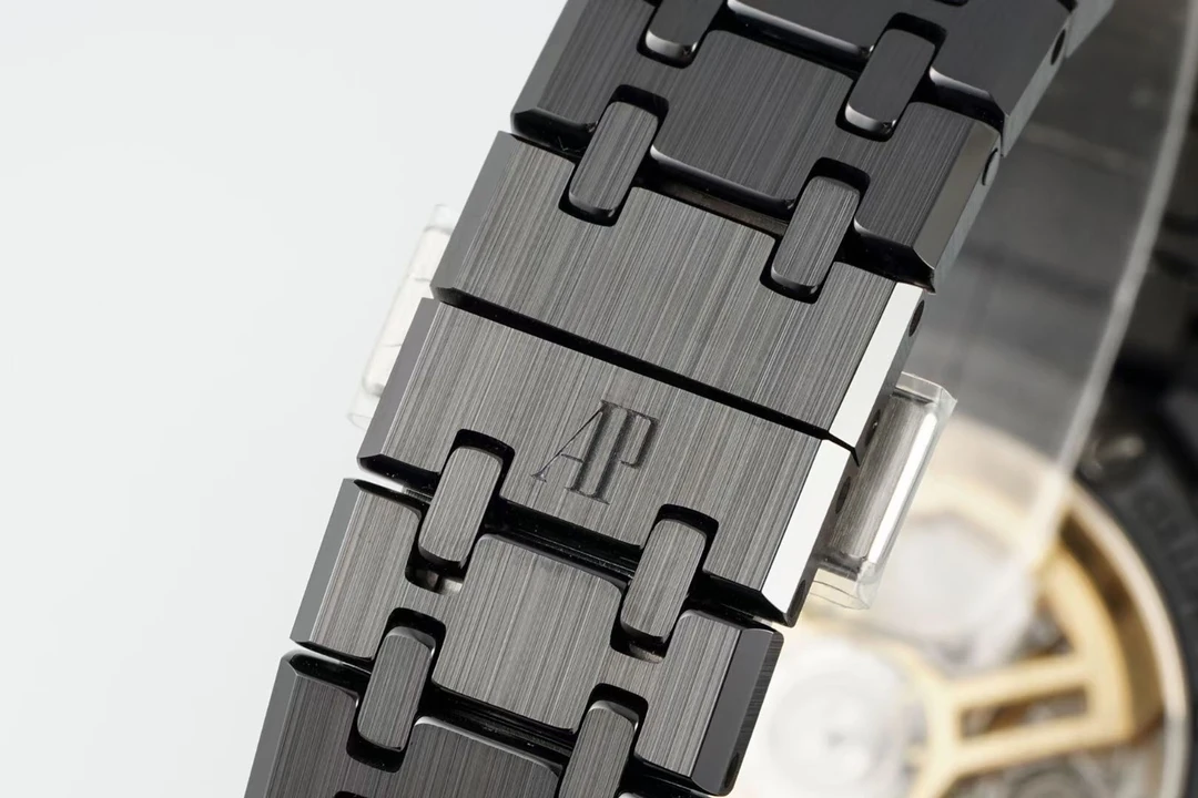 1784d4784e85d02 AMO Watch