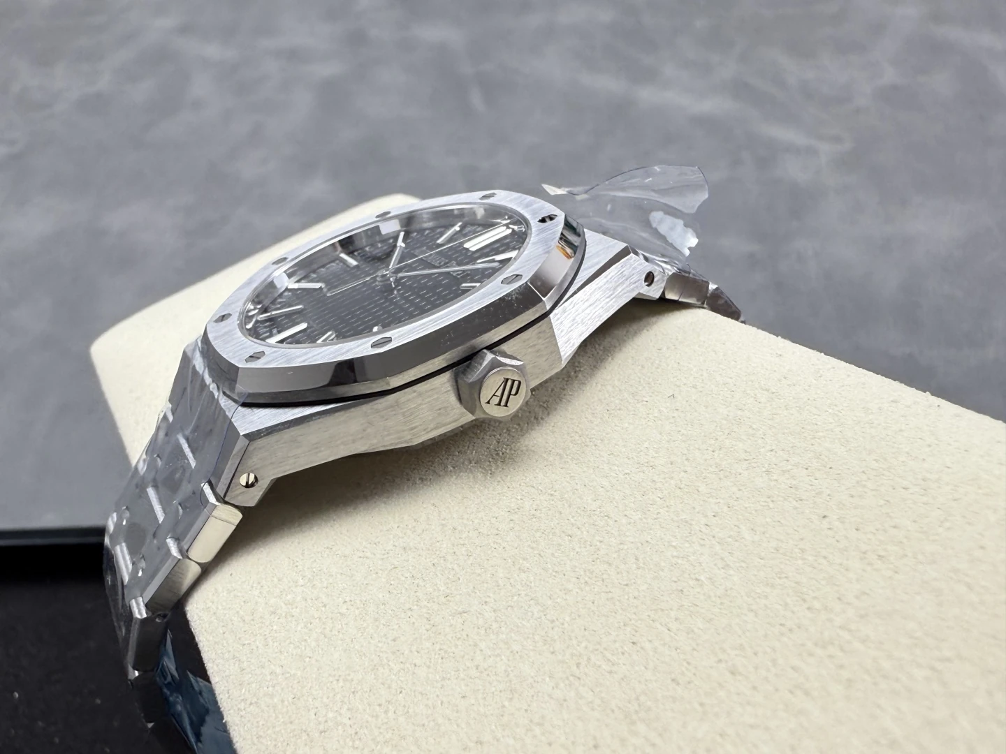 1cf743c53a1a787 AMO Watch