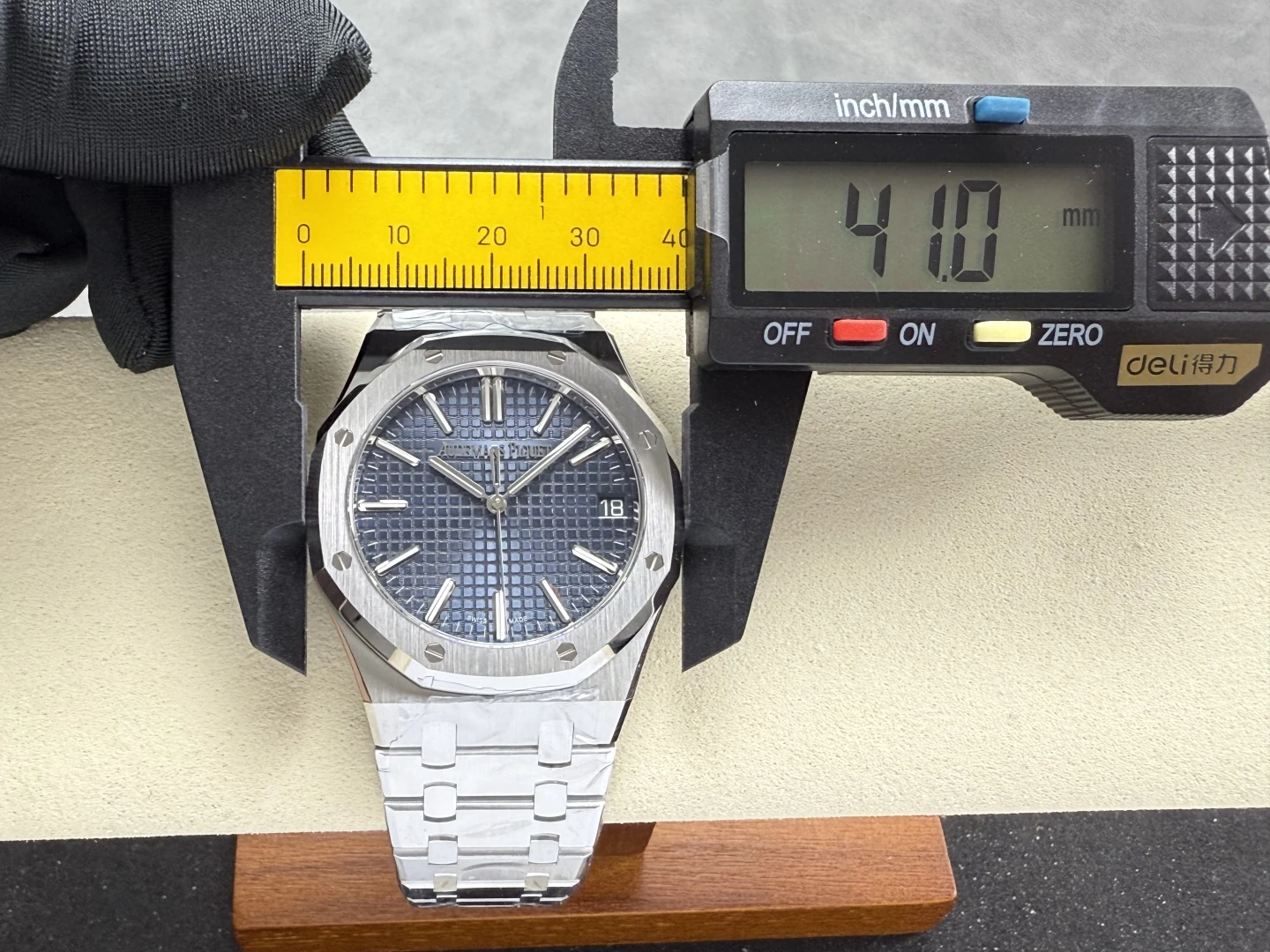 1dc9371069319f2 AMO Watch