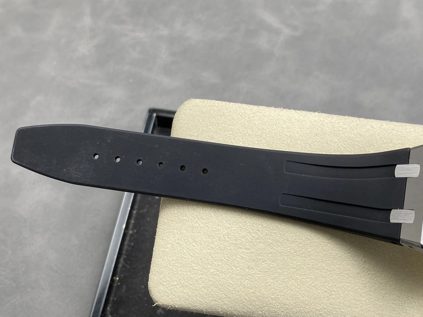 AP Royal Oak 41mm 15510ST SS DDF 1:1 Best Edition Silver Dial on Black Rubber Strap SA4302 Super Clone 37 23e9561f04d2ec2 AMO Watch