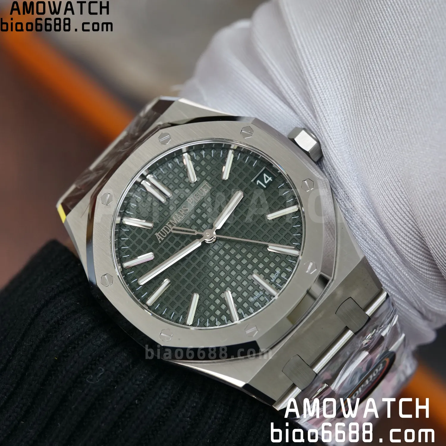 24d3965bcca881d AMO Watch