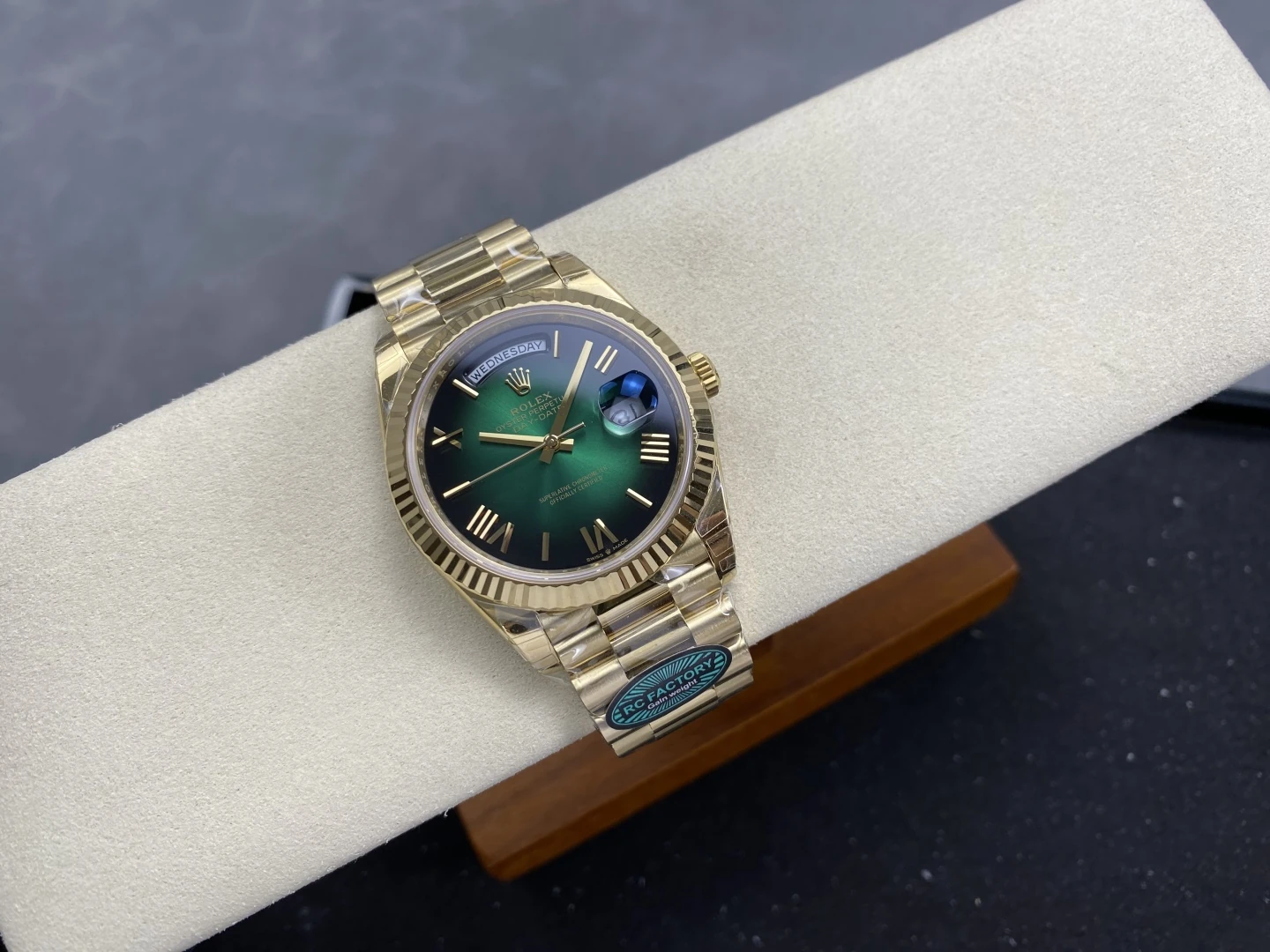 Rolex Day Date 40 YG 228238 RCF 1:1 Best Edition Green Roman Dial on President Bracelet VR3255 (211g) 33 2982b6f866c9254 AMO Watch