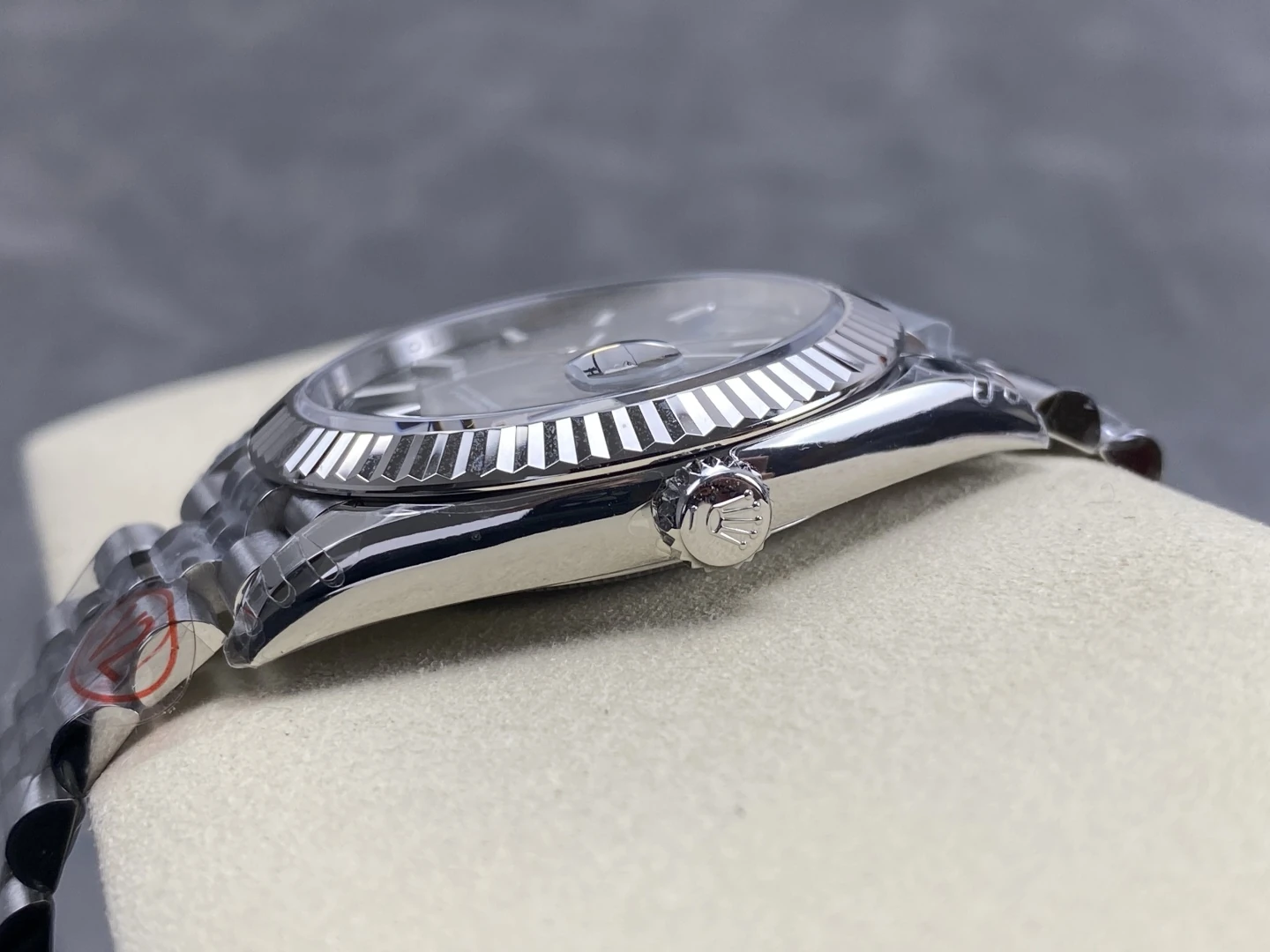 2a18b33501b459c AMO Watch