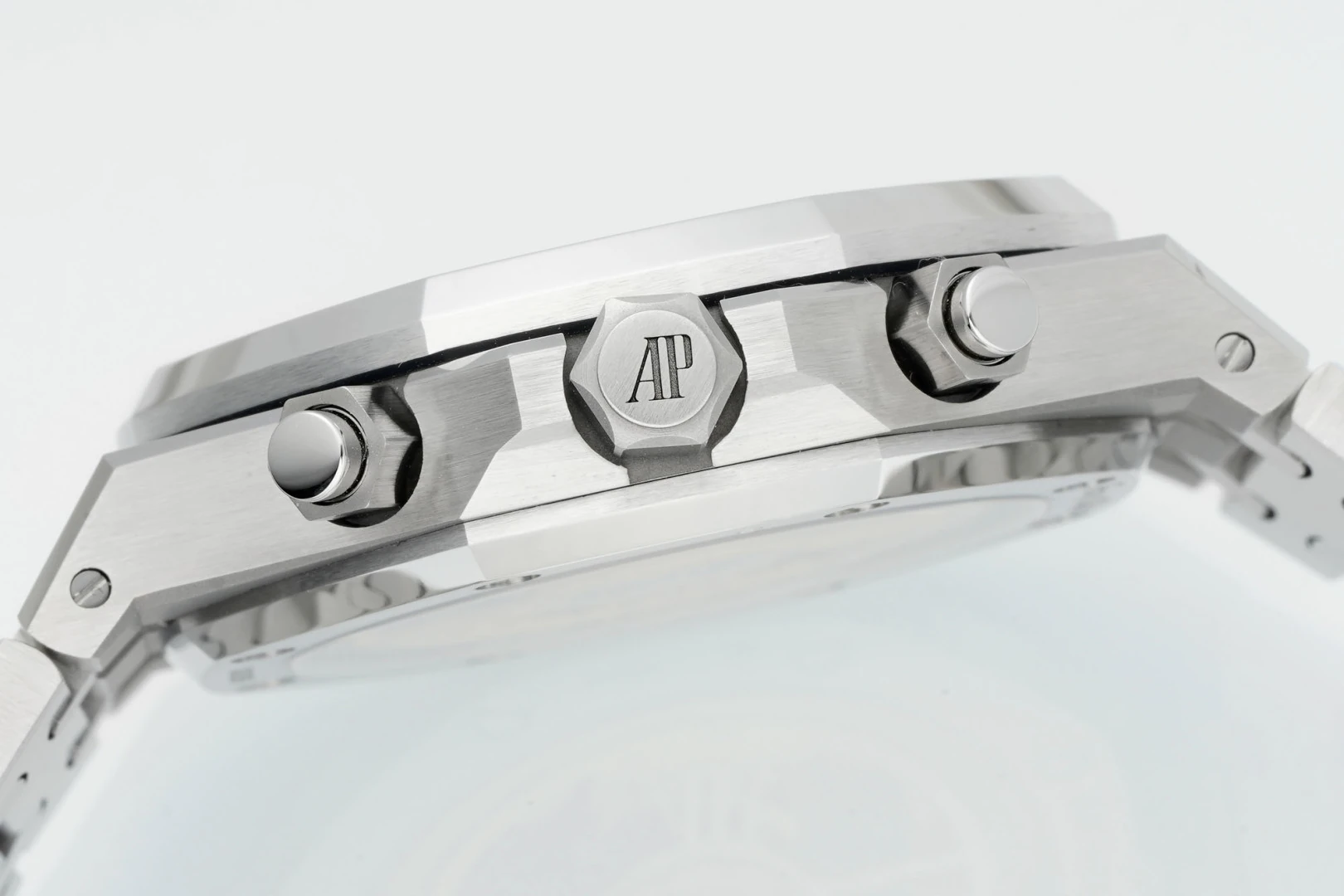 AP Royal Oak Chrono 26240BC SS DDF 1:1 Best Edition Blue Dial on SS Bracelet DD4401 Super Clone 24 457da13567c75d8 AMO Watch