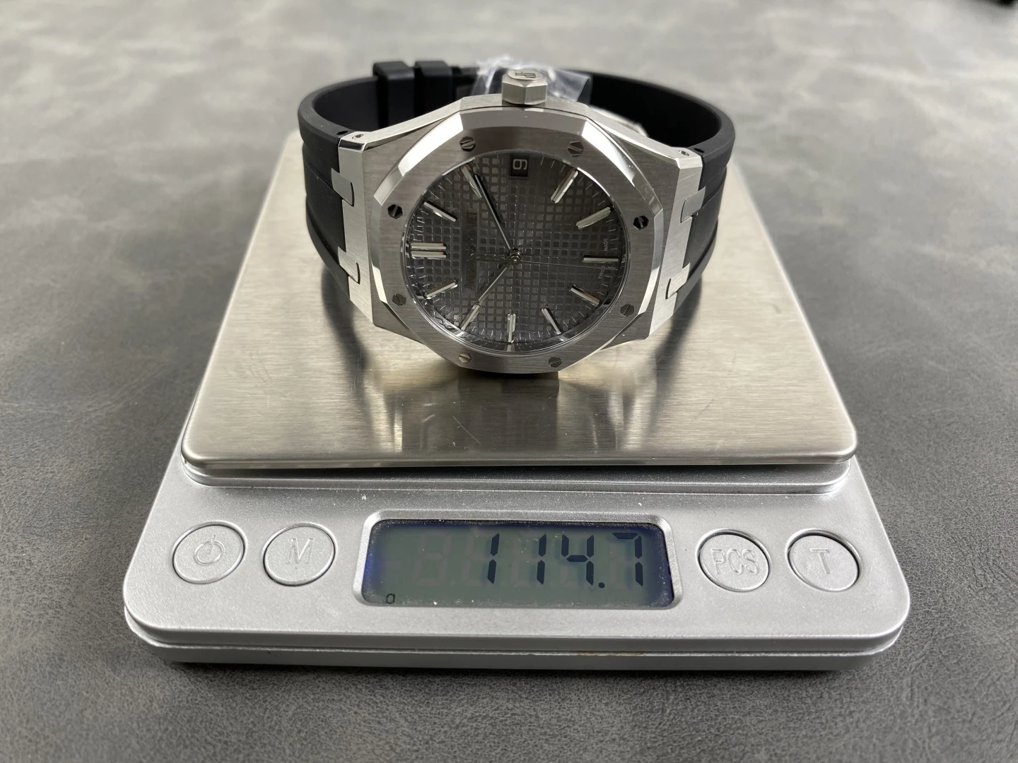 AP Royal Oak 41mm 15510ST SS DDF 1:1 Best Edition Silver Dial on Black Rubber Strap SA4302 Super Clone 42 4dacf7c87099ab8 AMO Watch