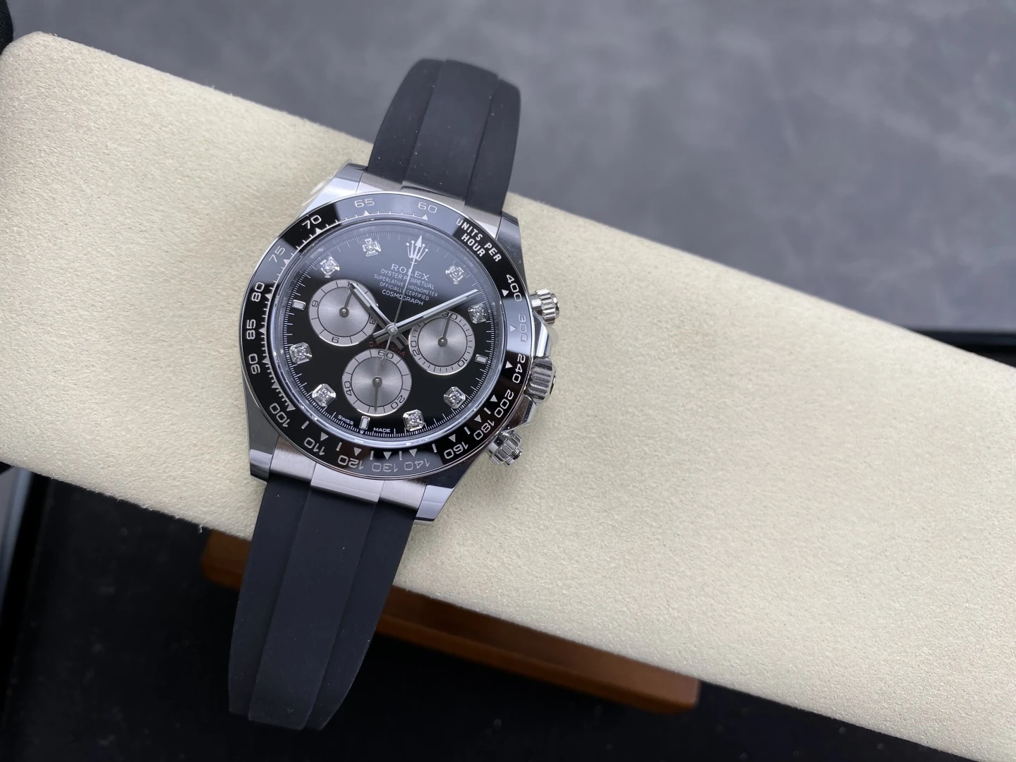 4efe31db5d55ec8 AMO Watch