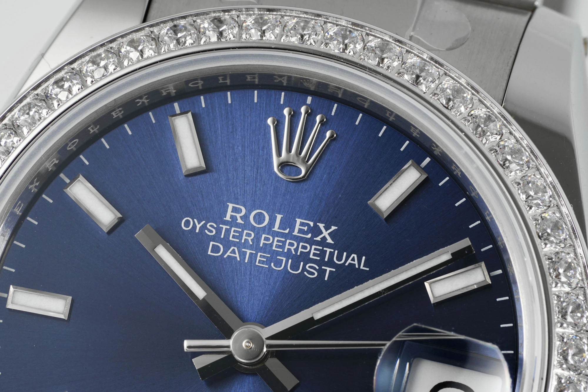 520406f08d388f2 AMO Watch