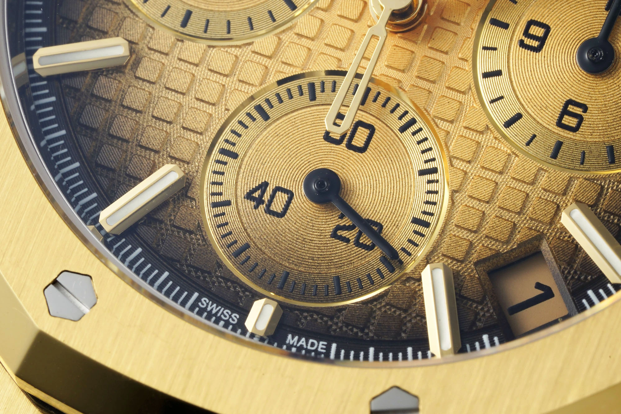 5231cb77790ec17 AMO Watch