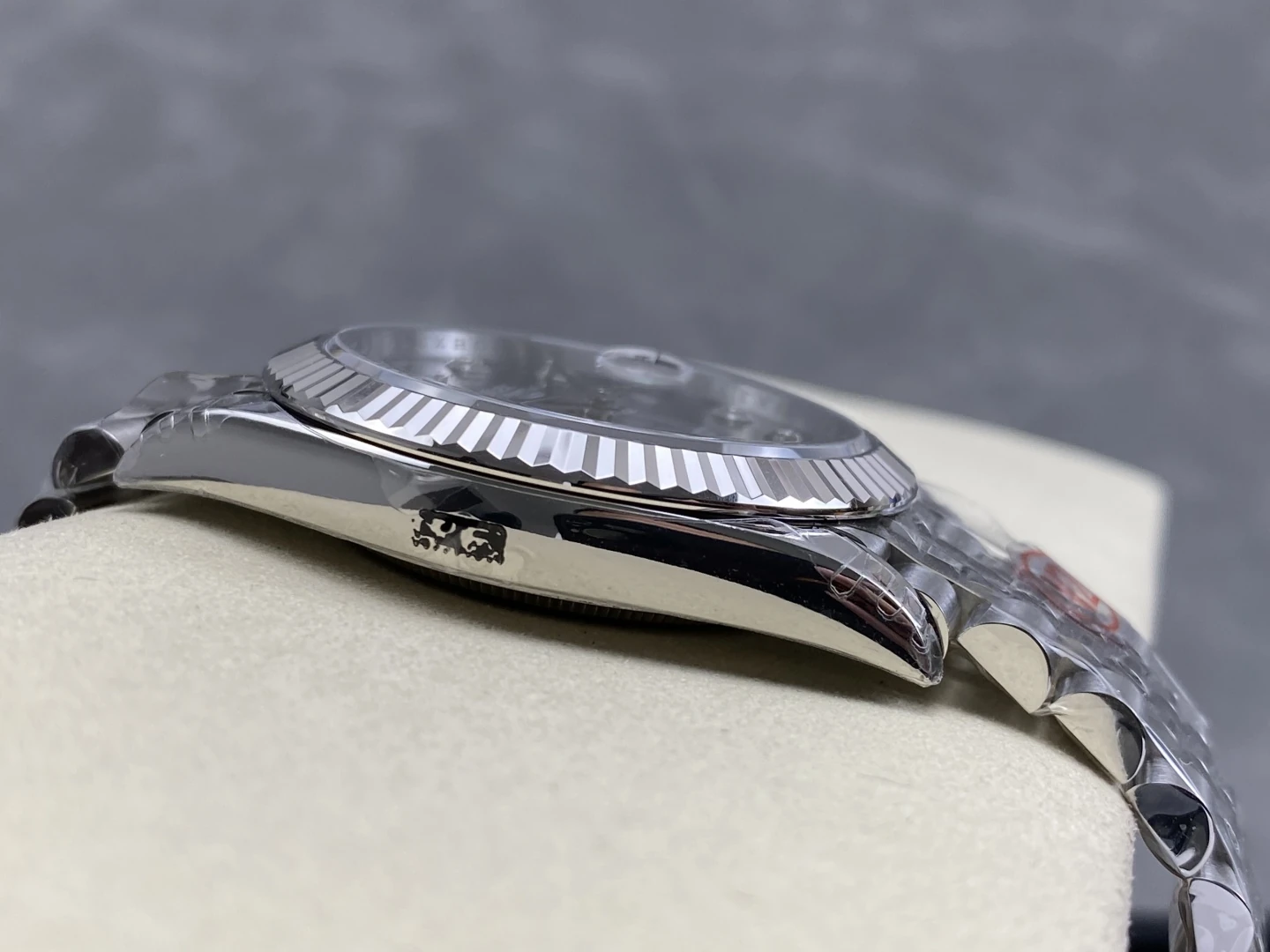 629acef4ed82f4f AMO Watch