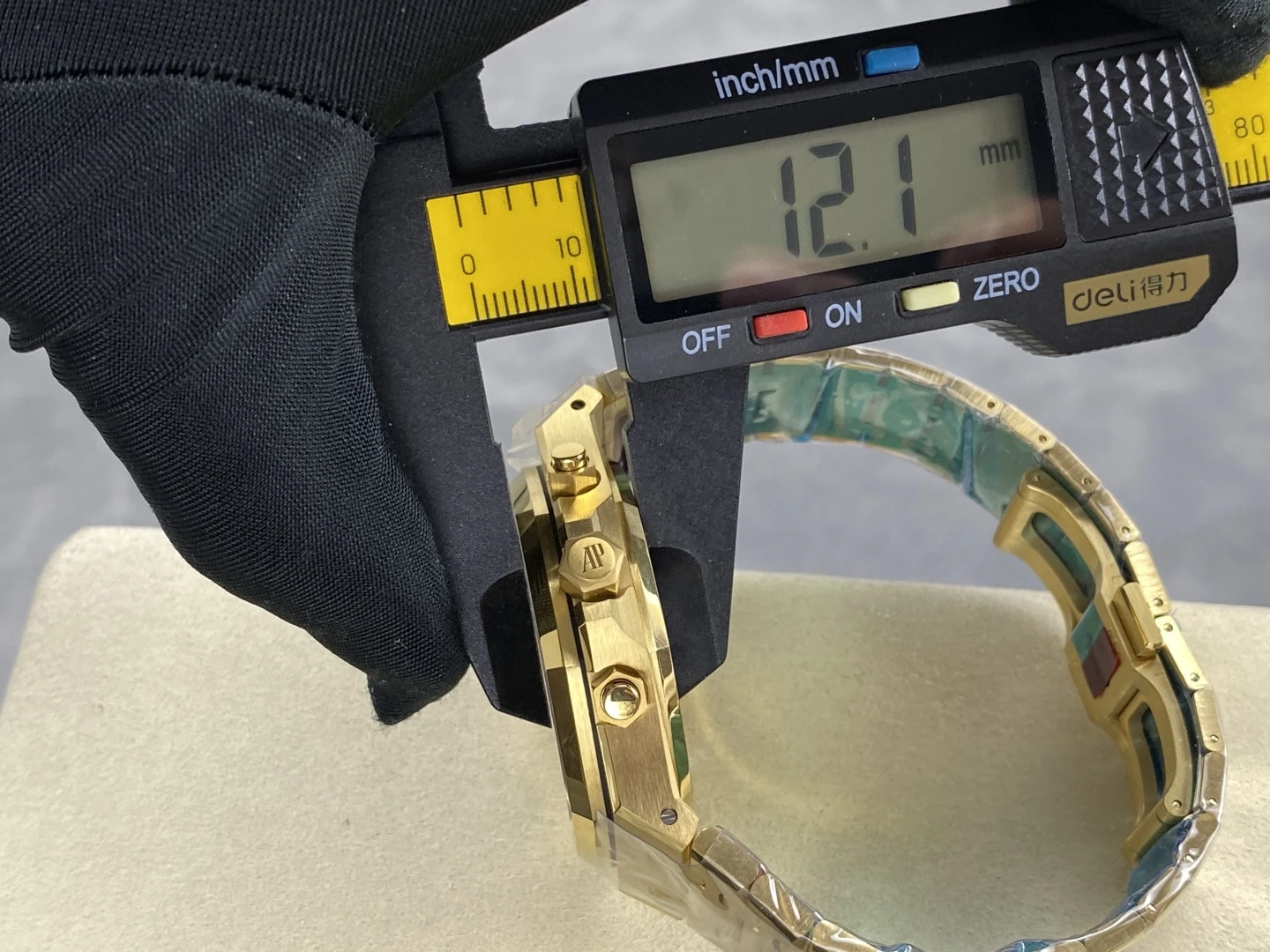 Royal Oak Chrono 26240 YG DDF 1:1 Best Edition YG Dial on YG Bracelet DD4401 Super Clone 38 6330241da3d20f9 AMO Watch