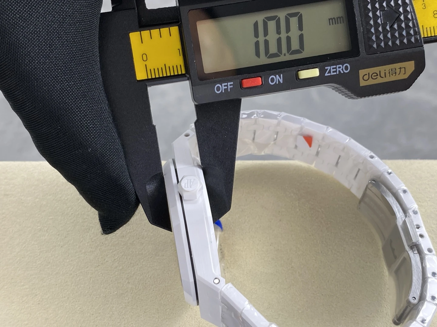 663bcb696612087 AMO Watch