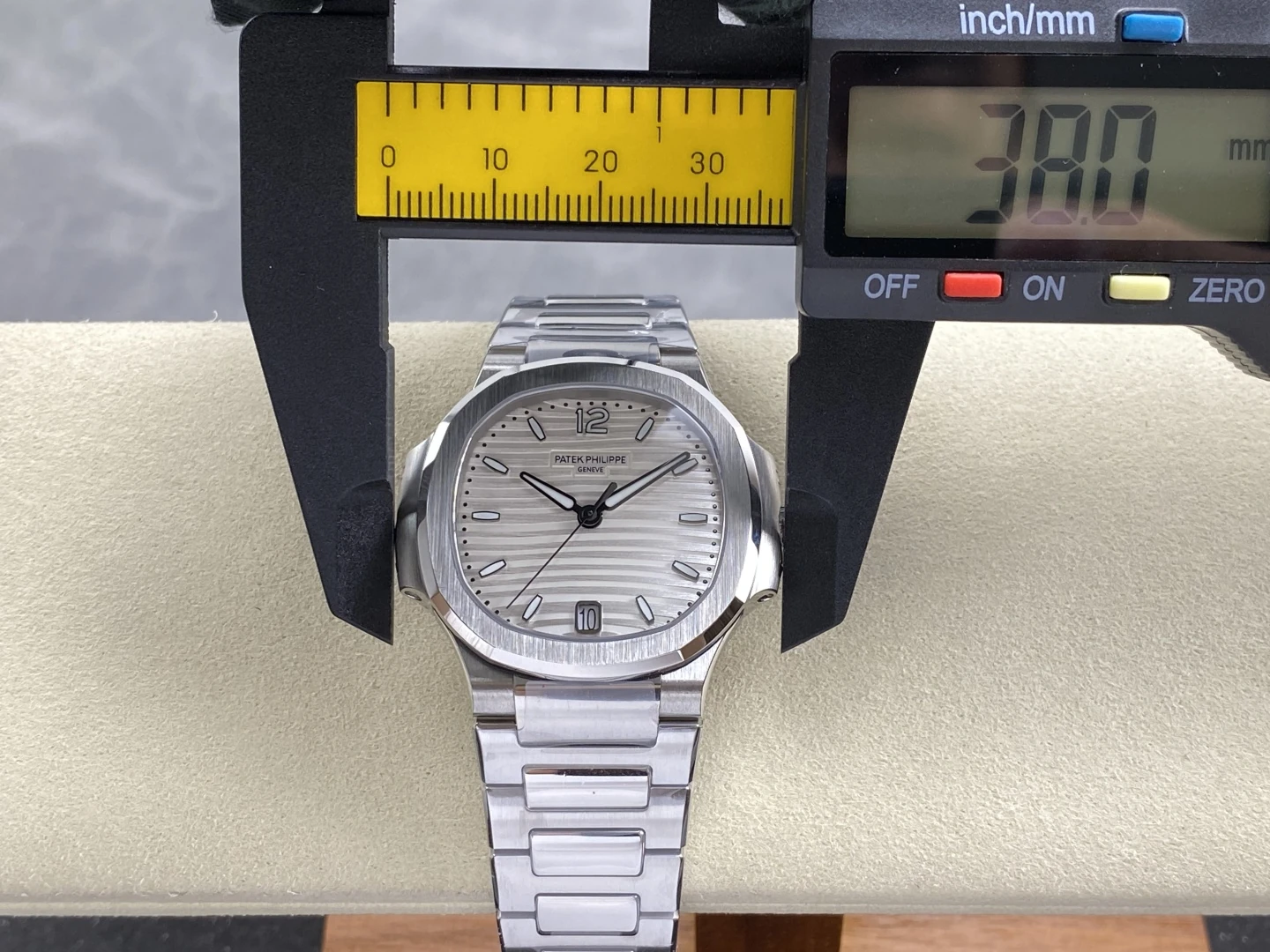 PP Nautilus 7118 Ladies DDF 1:1 Best Edition White Dial on SS Bracelet A324 Super Clone 66 665099449e43665 AMO Watch