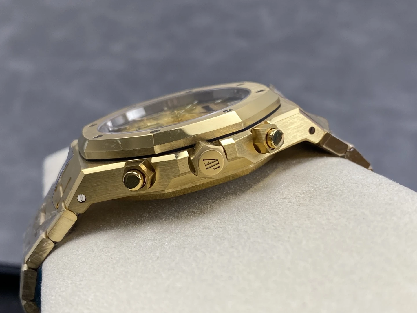 Royal Oak Chrono 26240 YG DDF 1:1 Best Edition YG Dial on YG Bracelet DD4401 Super Clone 34 7a8deccf330ab61 AMO Watch