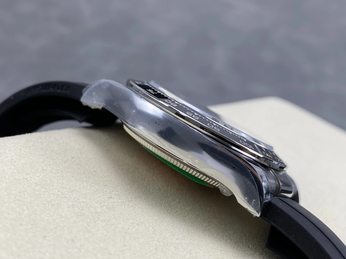 7fc498ecd415d58 AMO Watch