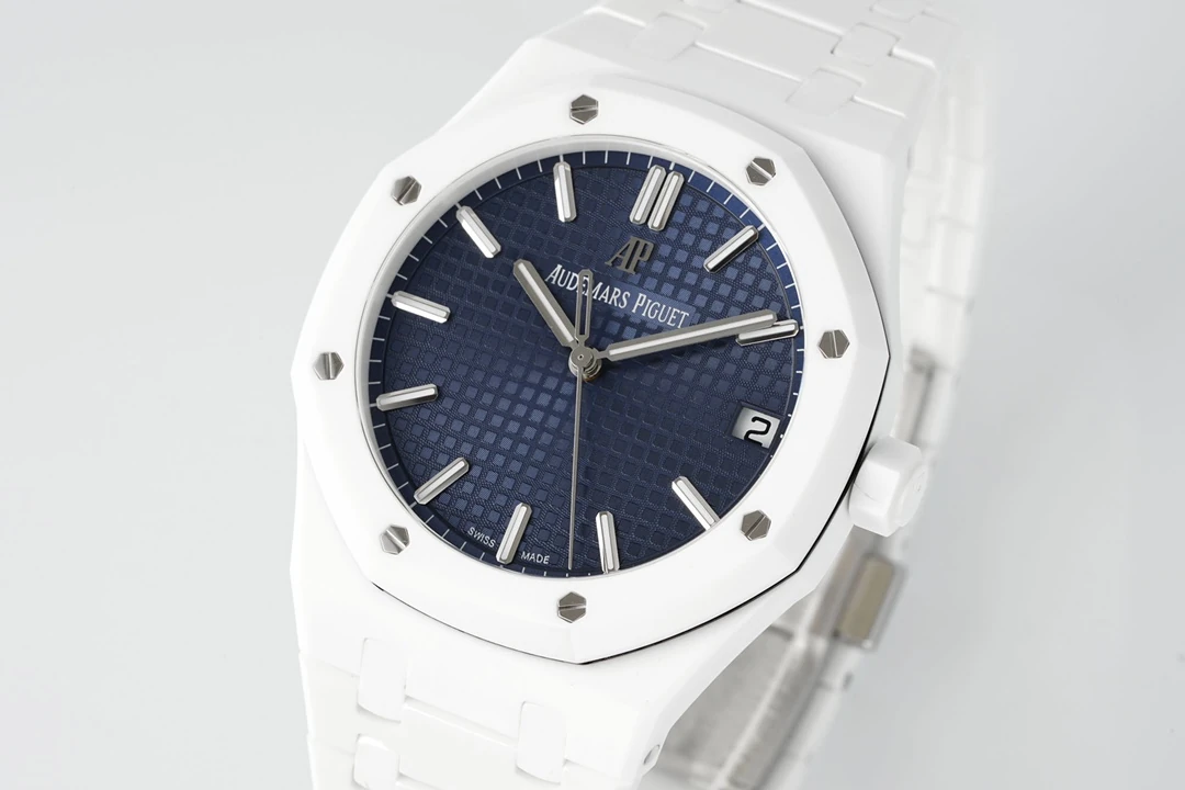 8354bd9025fdf65 AMO Watch