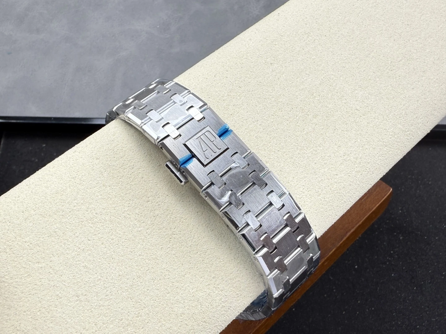 84d078fe905f84a AMO Watch