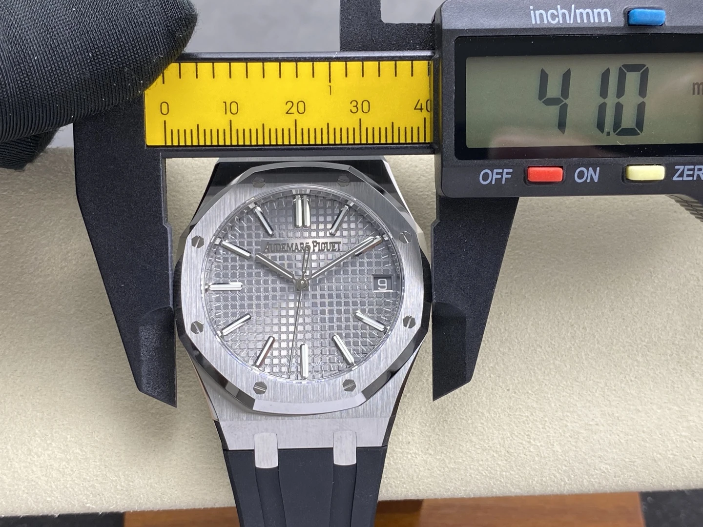 AP Royal Oak 41mm 15510ST SS DDF 1:1 Best Edition Silver Dial on Black Rubber Strap SA4302 Super Clone 40 8a4c97fd228284b AMO Watch