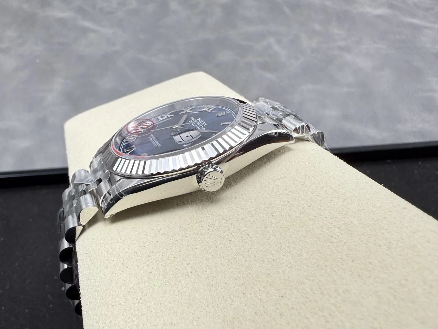 8ae1cb7893aced3 AMO Watch